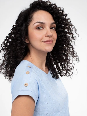 Short-sleeve semi-fitted t-shirt