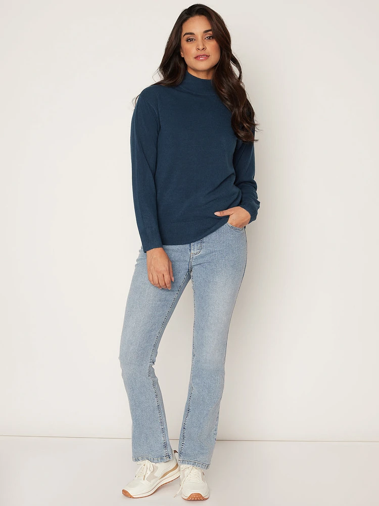 Long-sleeve loose pullover sweater