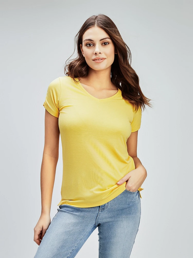 Short-sleeve semi-fitted t-shirt