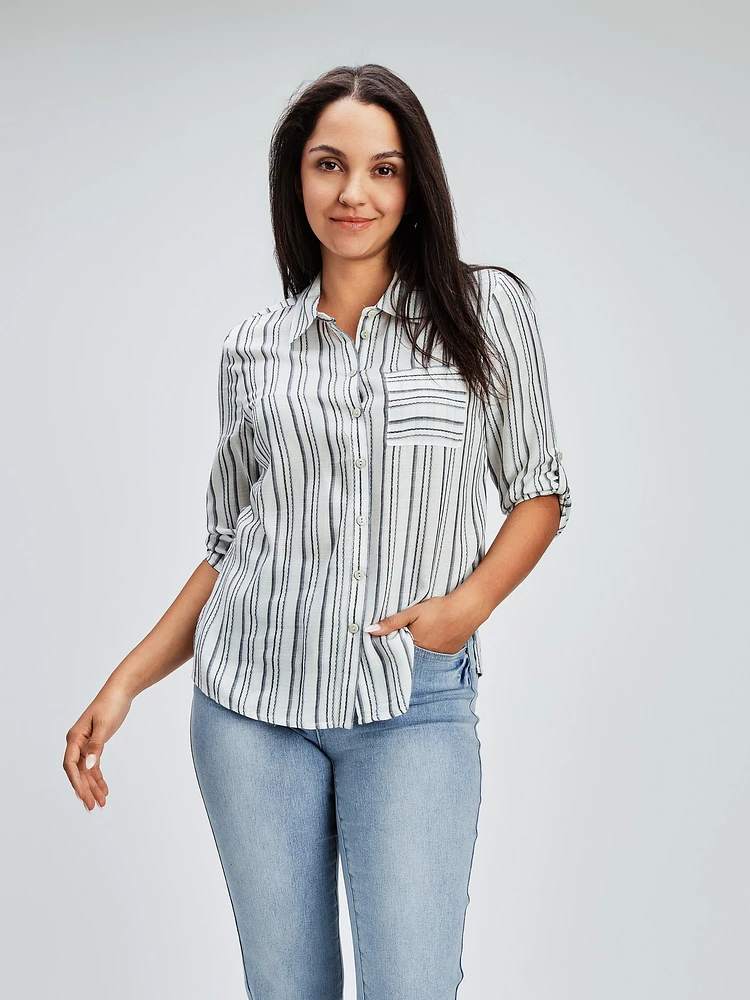 Blouse semi-ajustée à manches 3/4 avec boutons