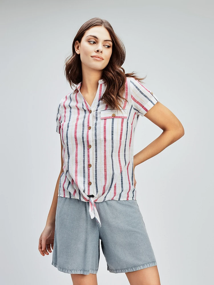 Blouse à manches courtes avec boutons