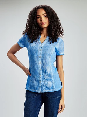 Short-sleeve semi-fitted blouse with buttons
