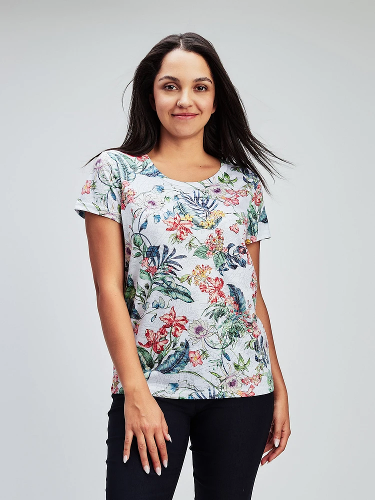Short-sleeve semi-fitted t-shirt