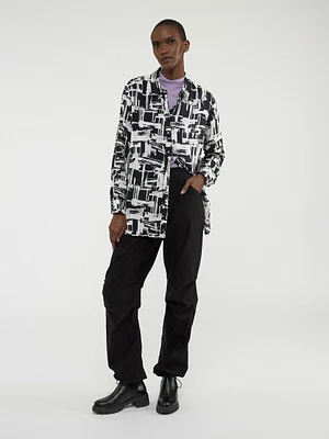 Loose tunic with buttons