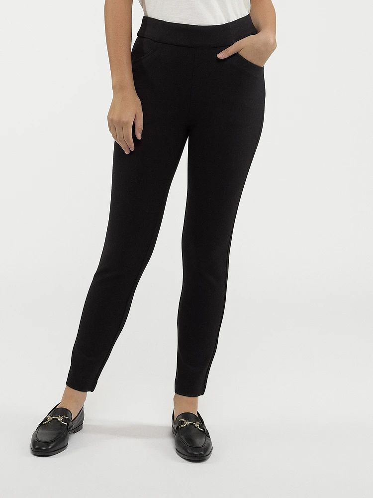 Straight semi-fitted pull-on pant