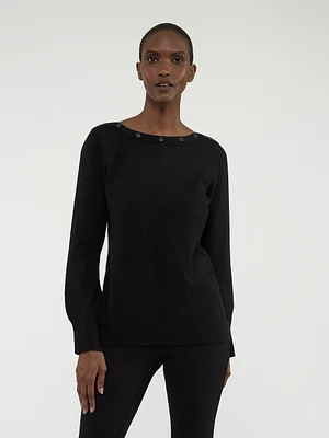 Long-sleeve semi-fitted pullover sweater