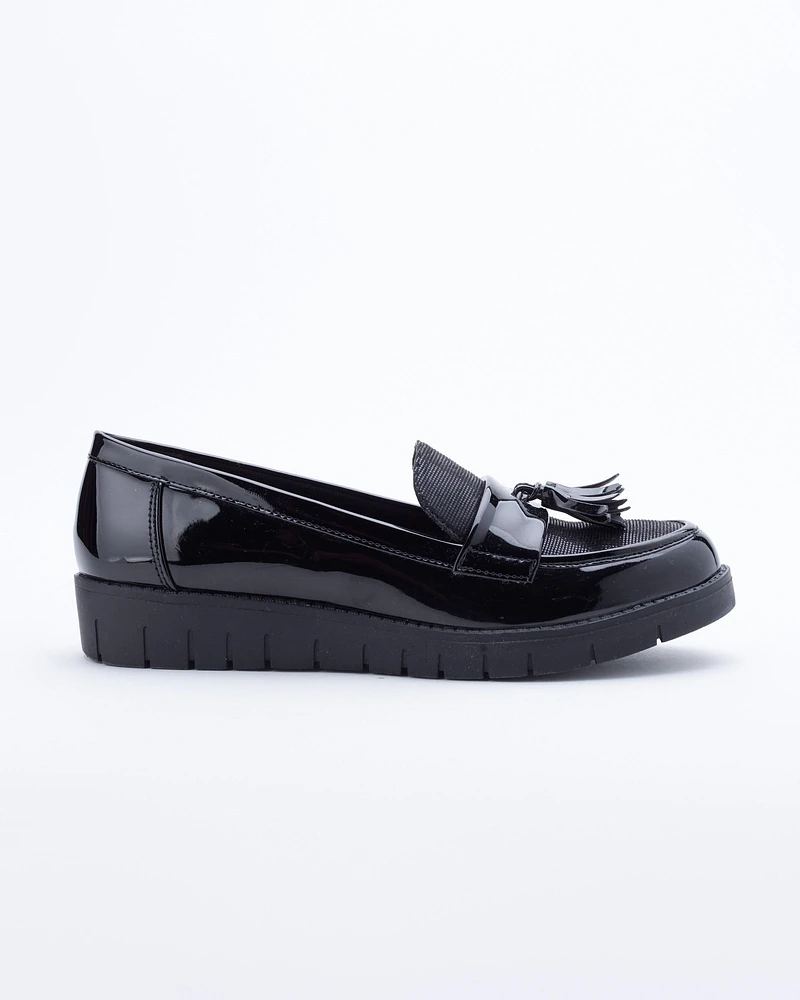 Flat shoes