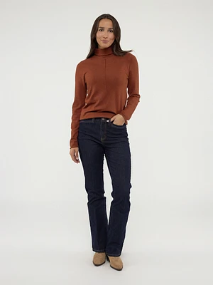 Long-sleeve semi-fitted pullover sweater