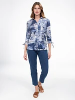 3/4-sleeve semi-fitted blouse with buttons
