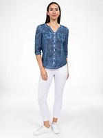 3/4-sleeve semi-fitted blouse with buttons