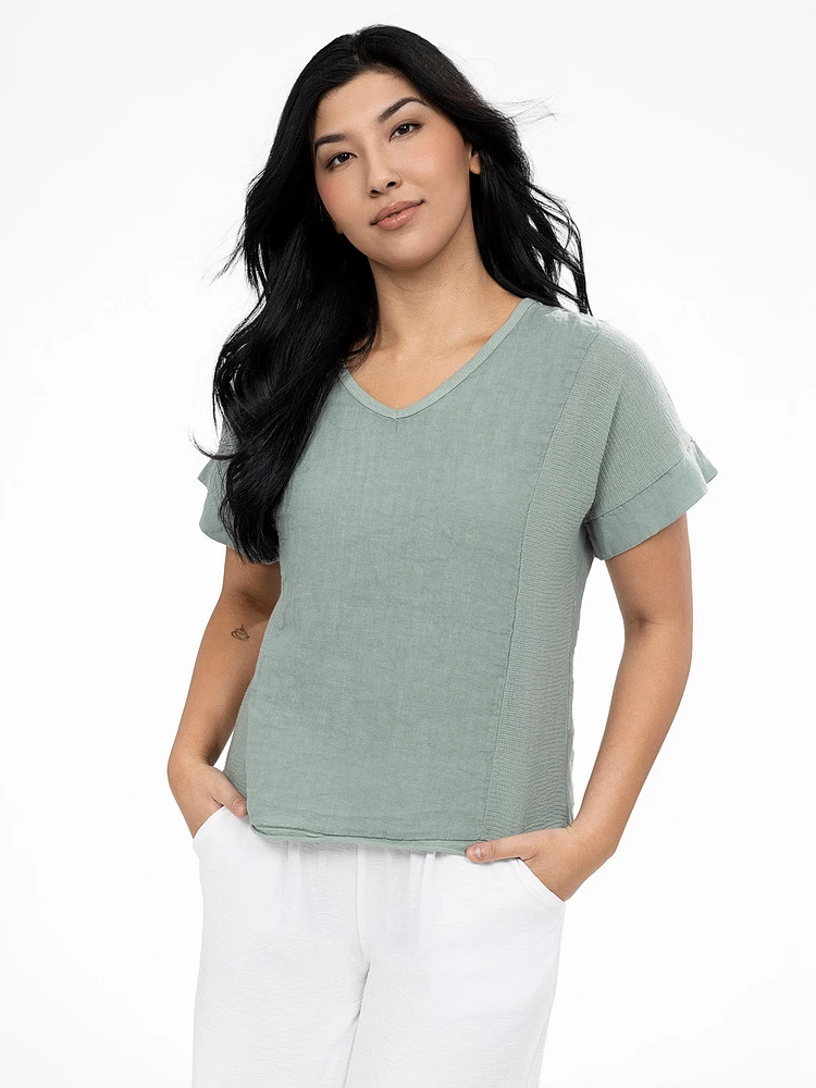 Short-sleeve loose blouse
