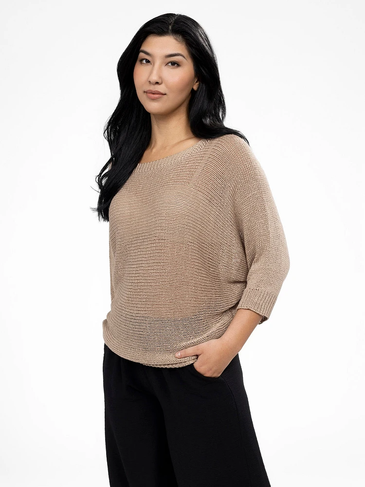 3/4-sleeve semi-fitted pullover sweater
