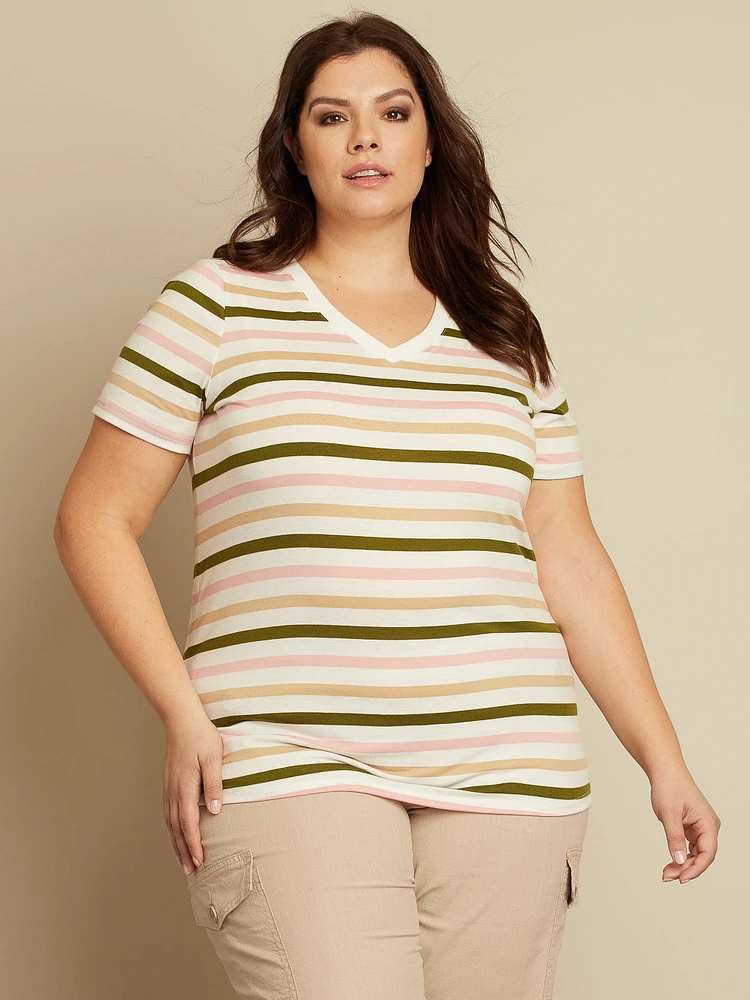 Short-sleeve semi-fitted t-shirt