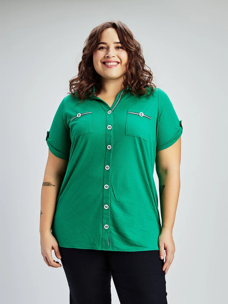 Short-sleeve semi-fitted blouse with buttons