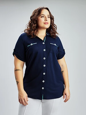 Blouse semi-ajustée à manches courtes avec boutons