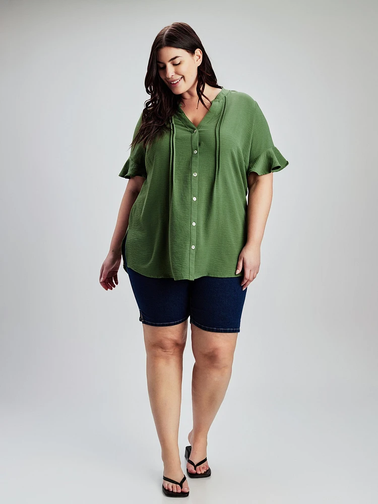 Short-sleeve semi-fitted blouse with buttons