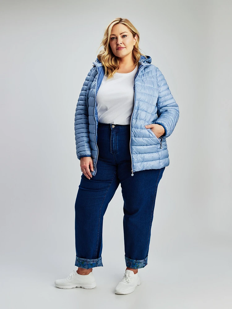 Short semi-fitted coat