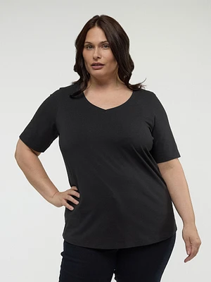 Short-sleeve semi-fitted t-shirt