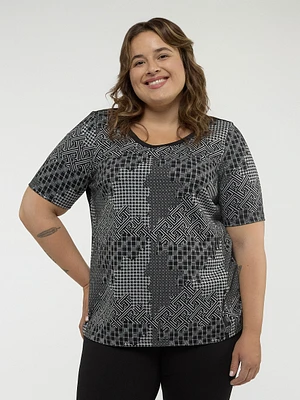 Short-sleeve semi-fitted t-shirt