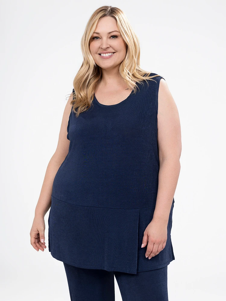 Sleeveless semi-fitted tunic