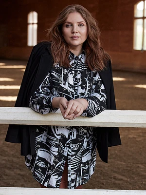 Long-sleeve tunic with buttons