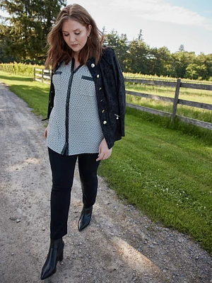 3/4-sleeve semi-fitted blouse with buttons