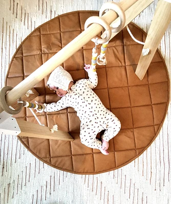TAPIS MATELASSÉ 47" TAN