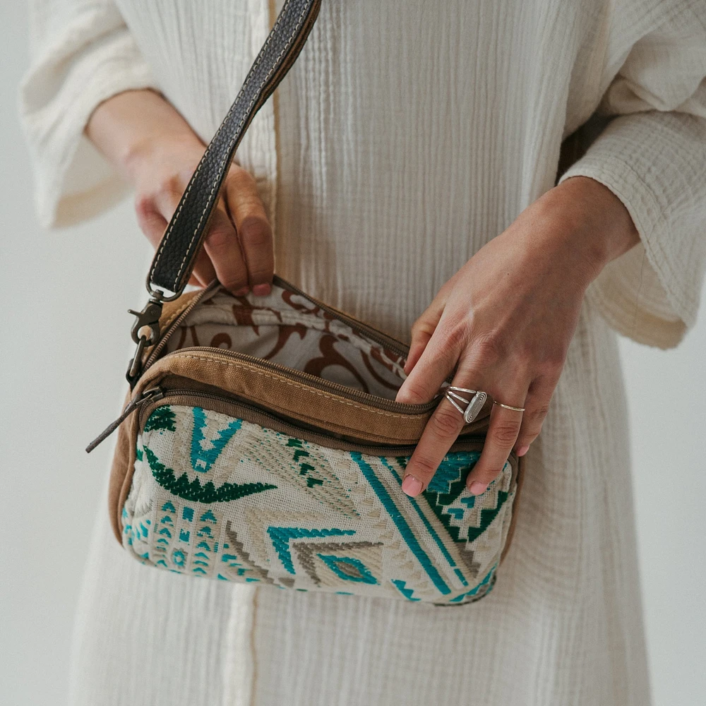 Scarlet Wristlet
