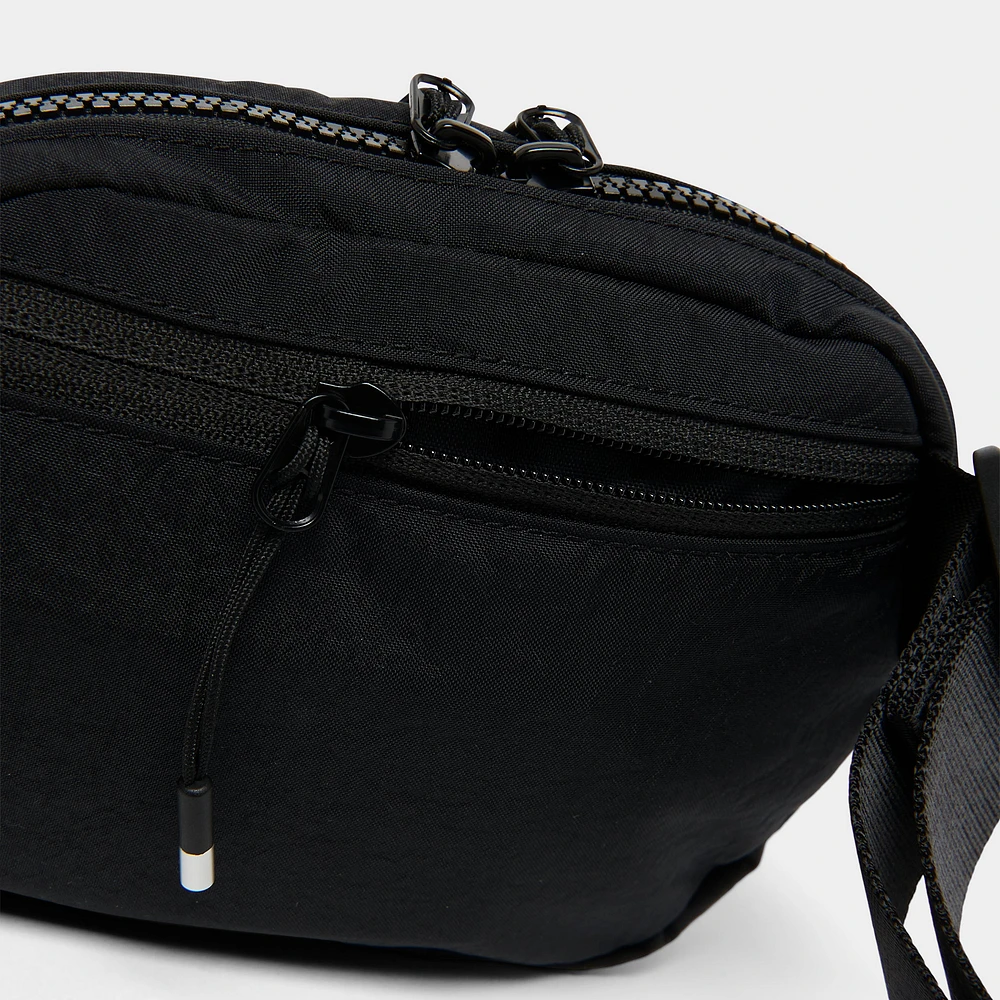 Nike Aura Waistpack (1L) Black / Black / Matte Silver