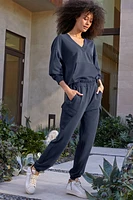 Ari Sleek Pullover