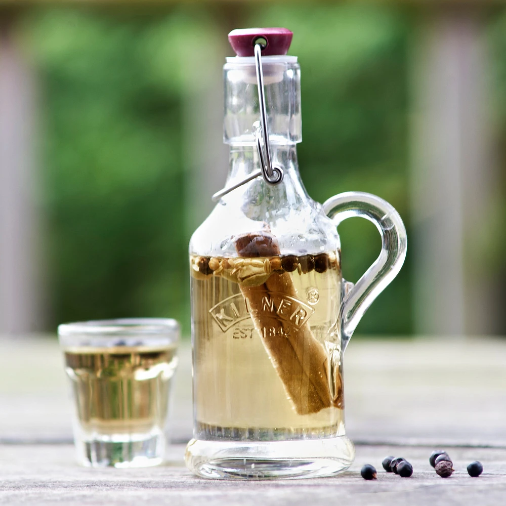 Clip-on bottle