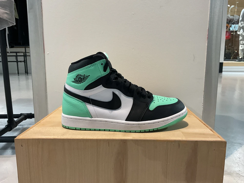 Pre-Owned Air Jordan 1 Retro High OG 'Green Glow'