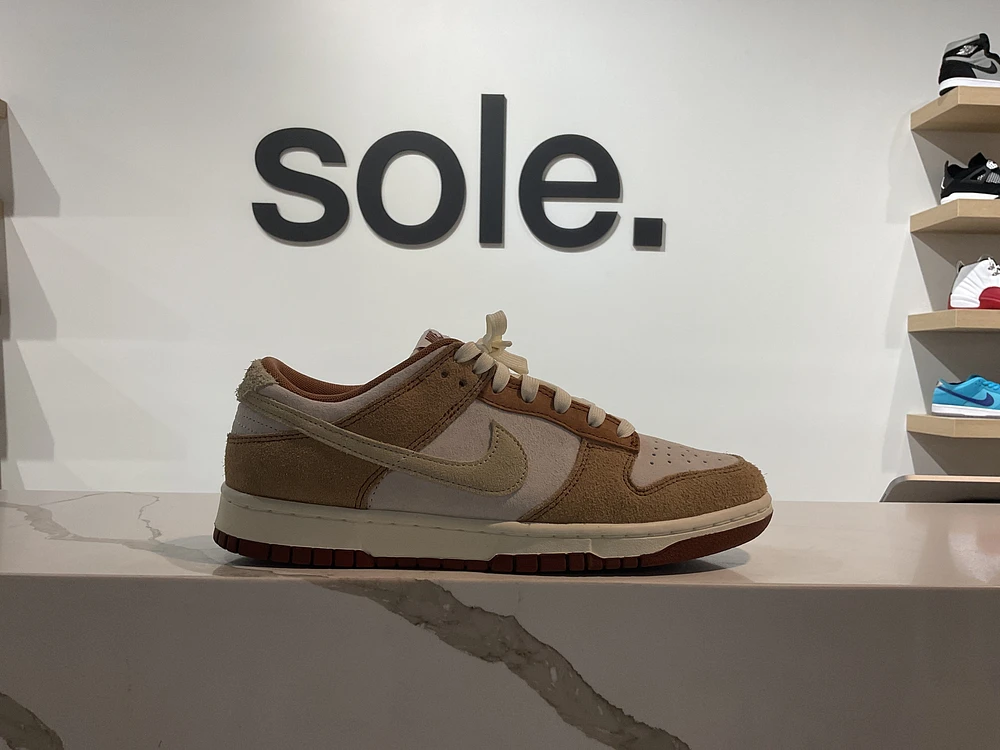 Pre-Owned Dunk Low Premium 'Medium Curry'
