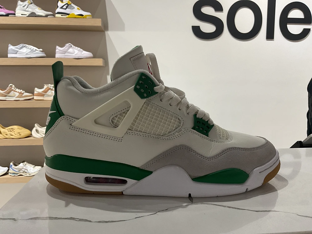 Pre-Owned Nike SB x Air Jordan 4 Retro SP 'Pine Green'