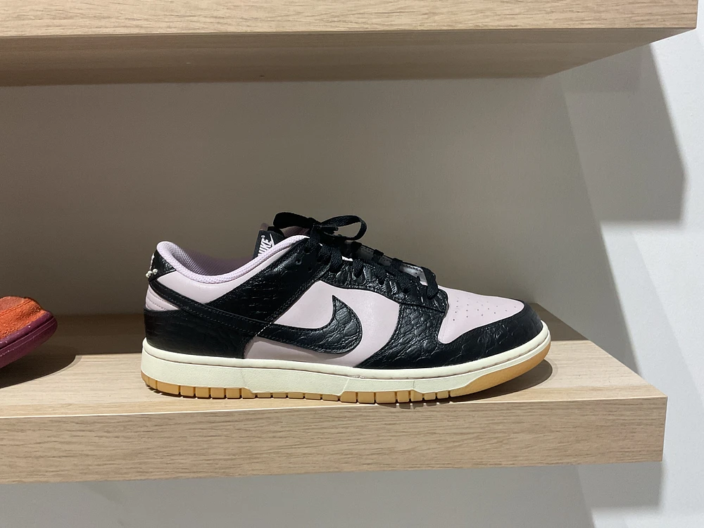 Pre-Owned Wmns Dunk Low 'Pink Foam Black'