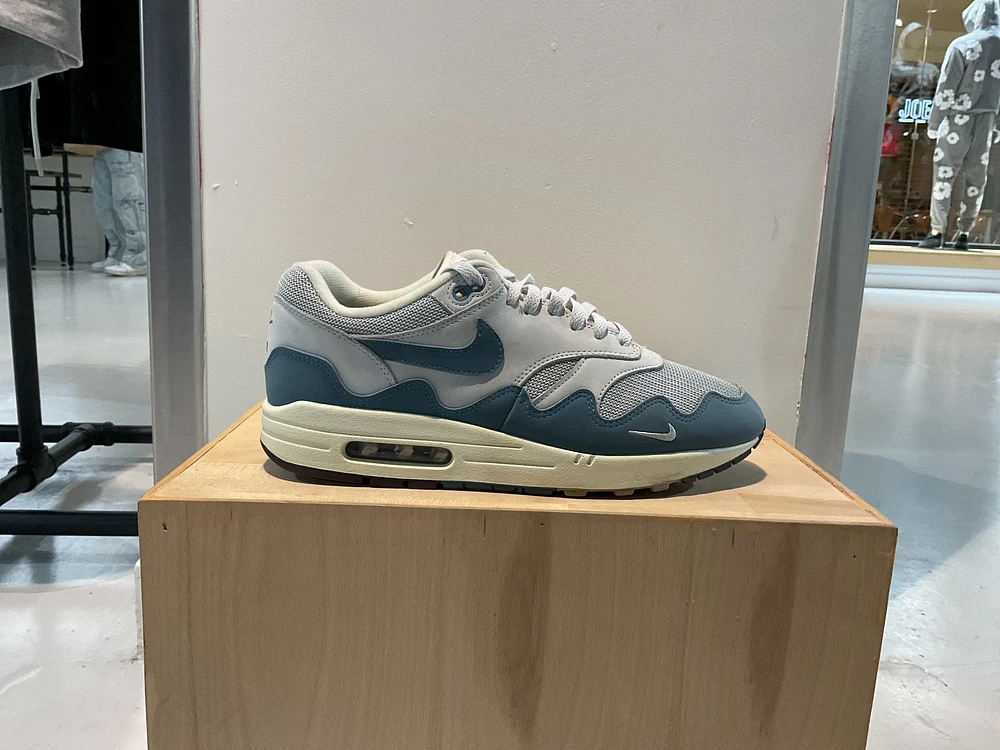 Pre-Owned Patta x Nike Air Max 1 ‘Noise Aqua’