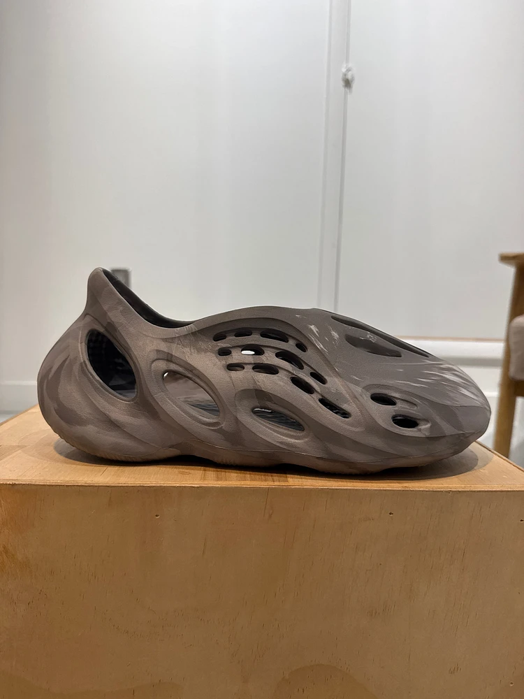 Yeezy Foam RNR MX Granite