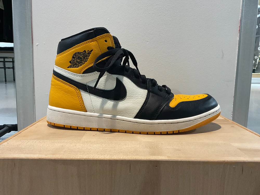 Pre-Owned Air Jordan 1 Retro High OG 'Yellow Toe'