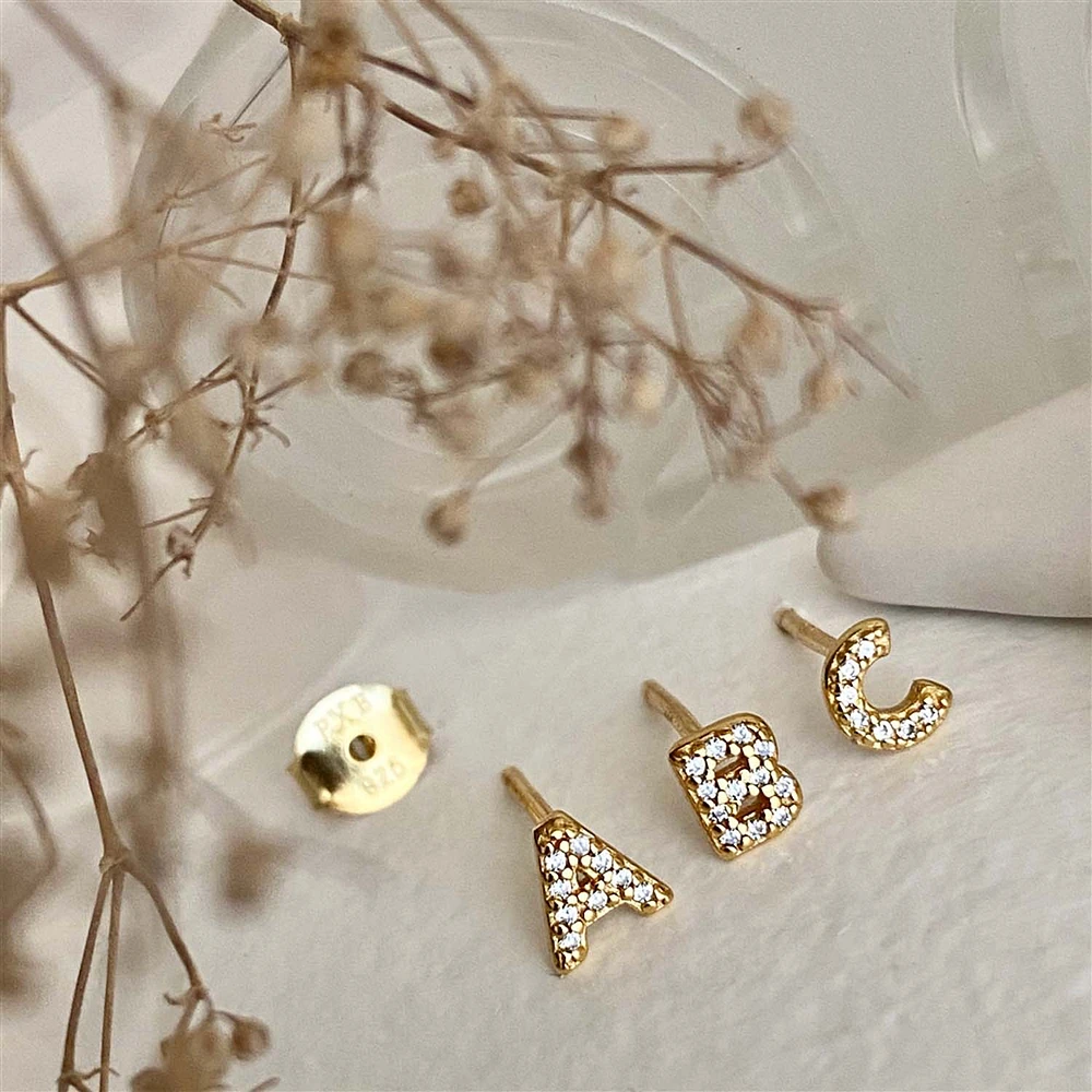 Carrie Initial G Earring