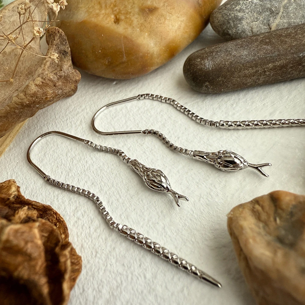 Cenchoa Snake Threader Earrings In Silver