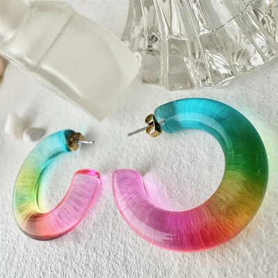 Pendientes de aro gruesos con diseño de arcoíris de Lolli