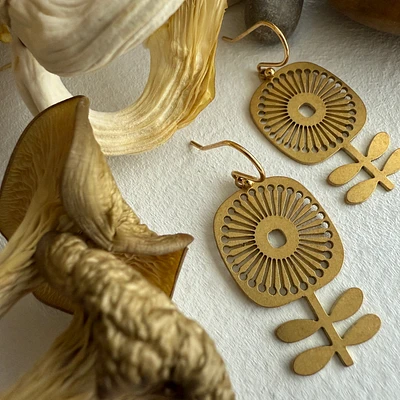 Blómi Floral Design Drop Earrings