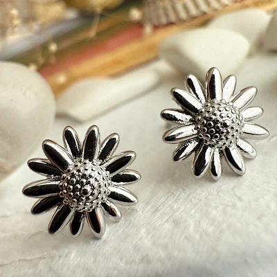 Daisy Flower Stud Earrings Silver