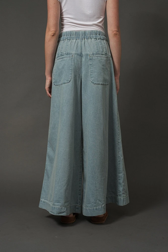 Yoke Pintuck Wide Leg Denim Pants