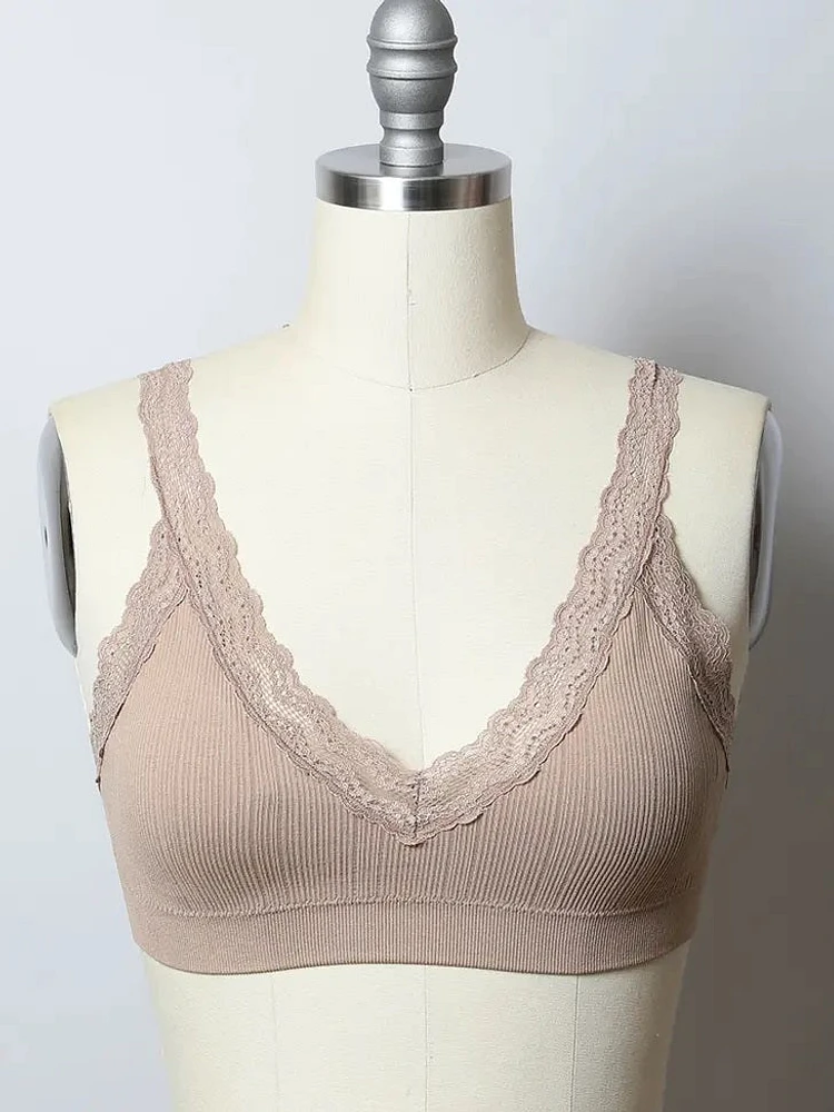 Bralette con relleno y ribete de encaje