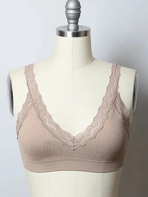 Bralette con relleno y ribete de encaje
