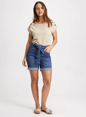 T-shirt en tricot côtelé et short en jean à nouer