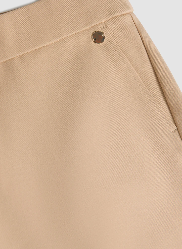 Lateral Slit Pull-On Capris