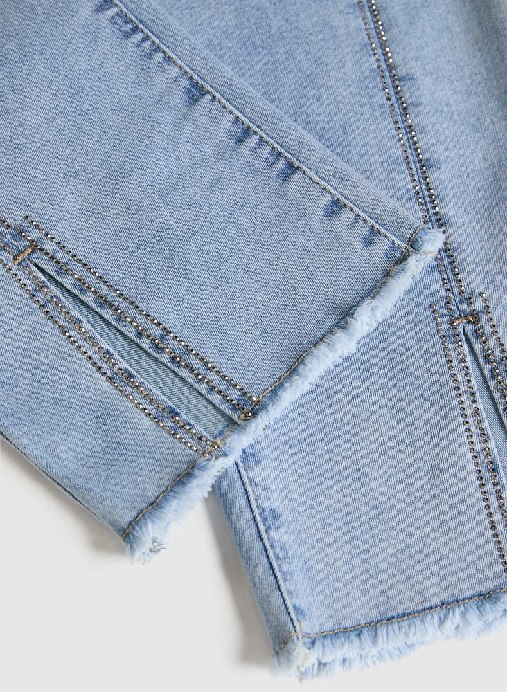 Capri en denim orné de pierres