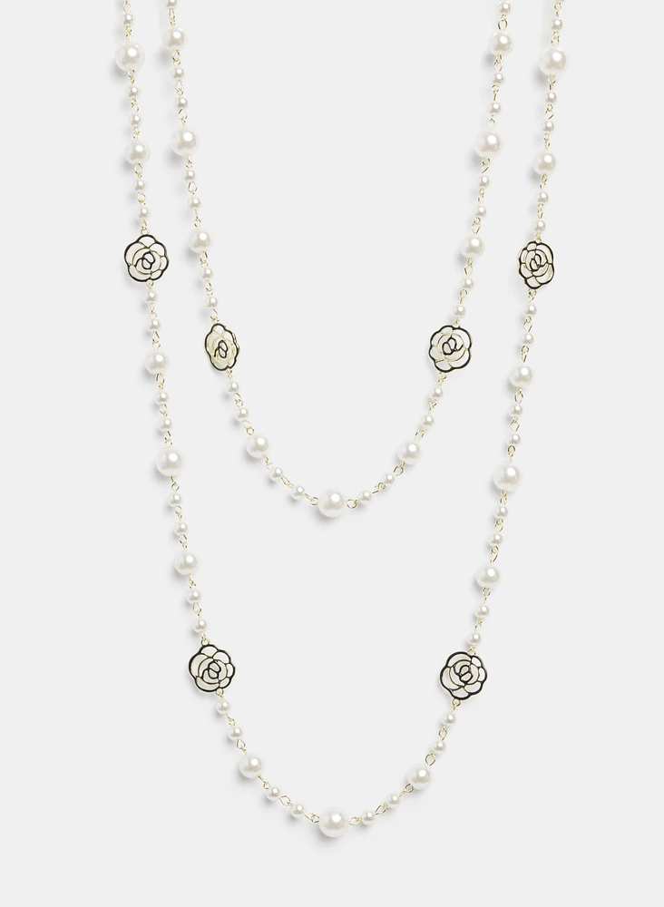 Rosette Inset Pearl Necklace